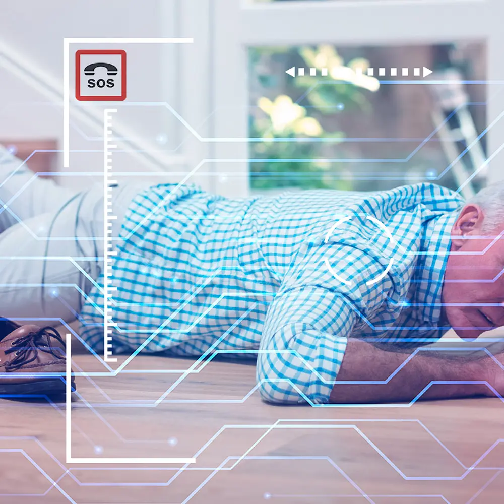 Älterer Mann, der die Treppe hinuntergestürzt ist