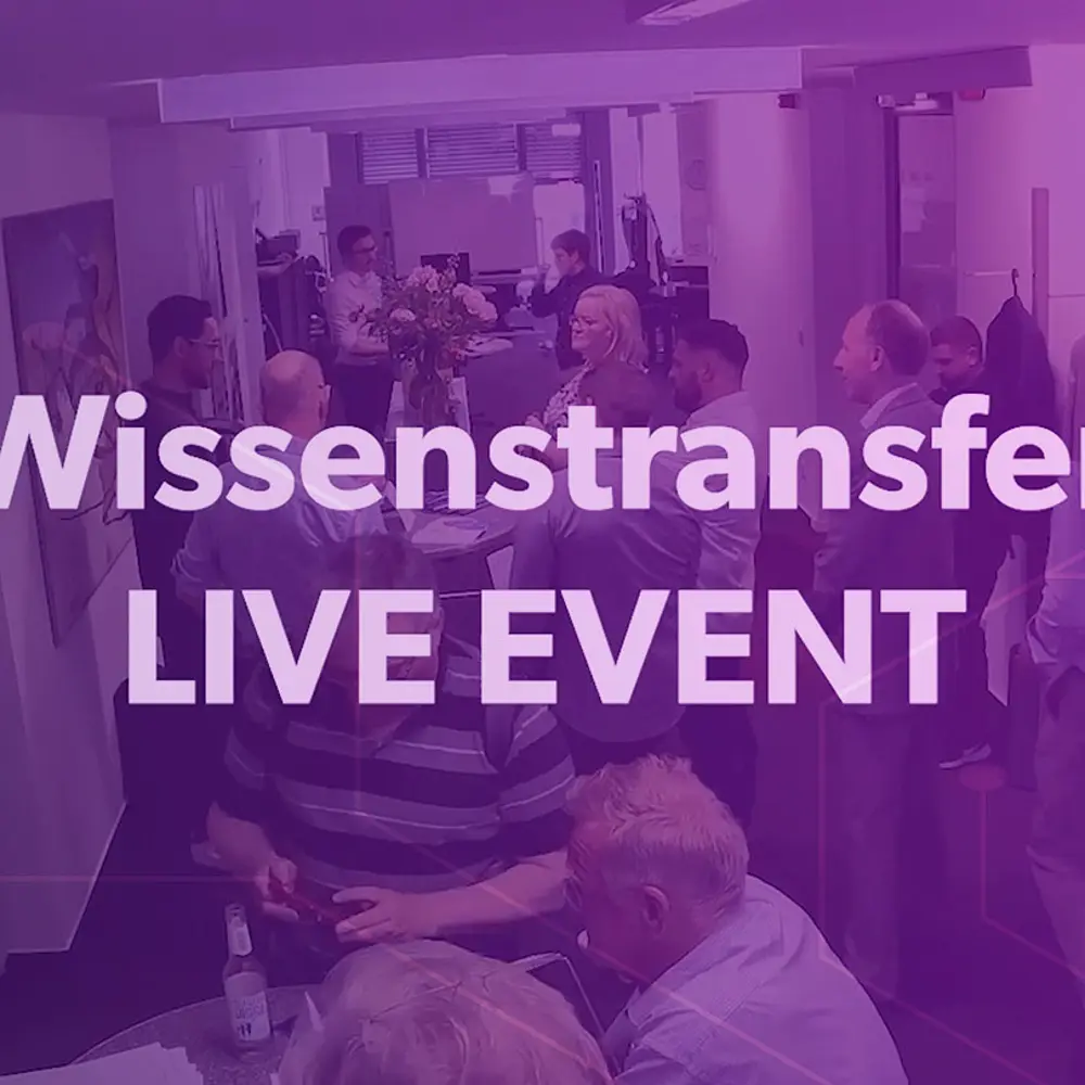Vorschaubild für einen Film über das Wissenstransfer Live Event: Besucher*innen des Workshops in den Räumen der Digitalagentur FUSE